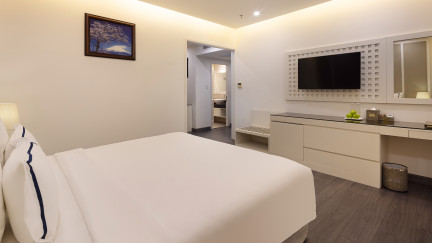 3 Bedroom Family Suite Corner