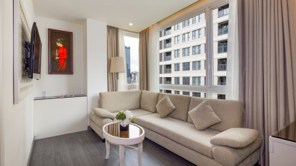 Sakura Suite City View